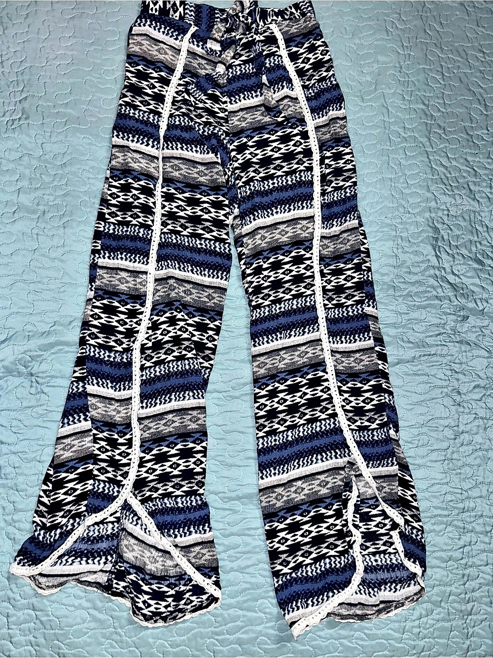 No Boundaries Wide Leg Flowy Boho Pants in Blue & White Size XS Like New